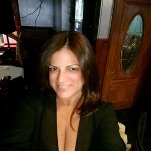 Meet your Posher, Zoila